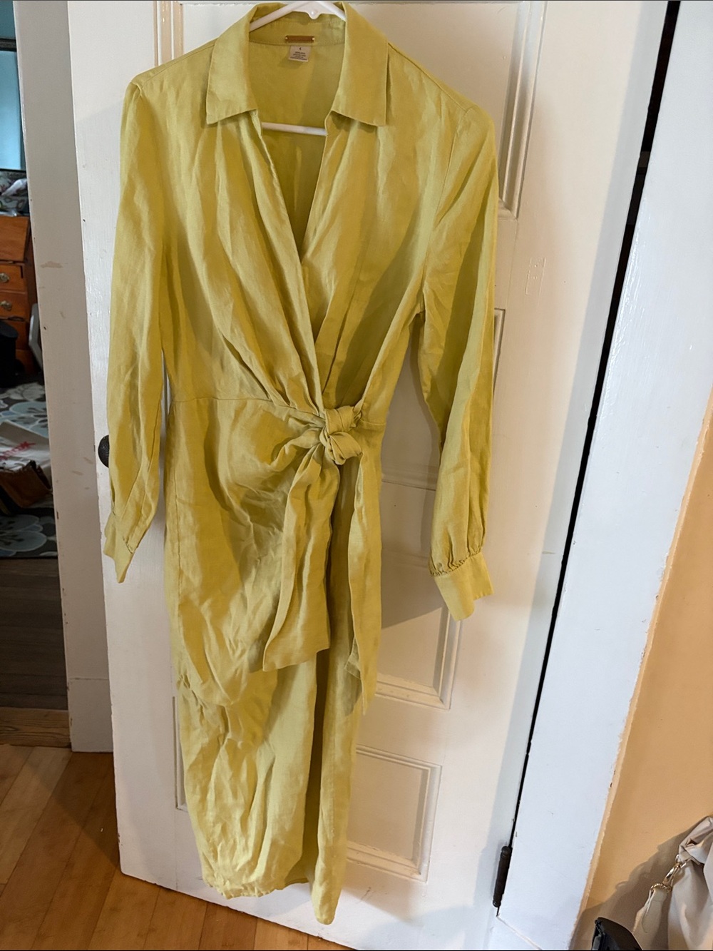 Magaschoni Lemon Wrap Tie-Waist Long Sleeve Robe